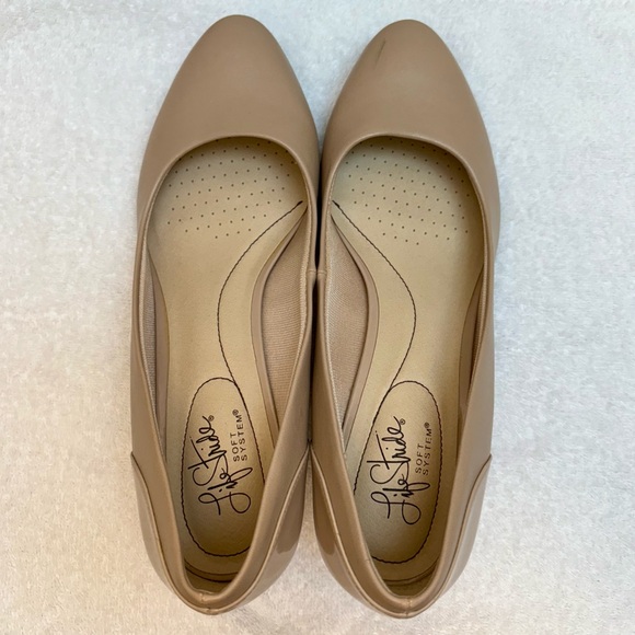 Life Stride Soft System Nude Low Heels - Picture 2 of 8